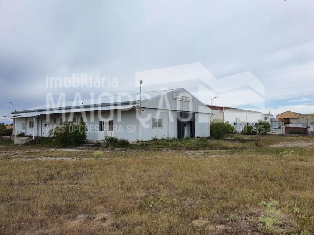 <b>Almacén</b><br/><b>Arrendamiento : A solicitud</b><br/>